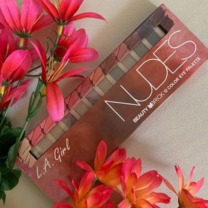 HP🎉 New! L.A. Girl Beauty Brick Eyeshadow Palette